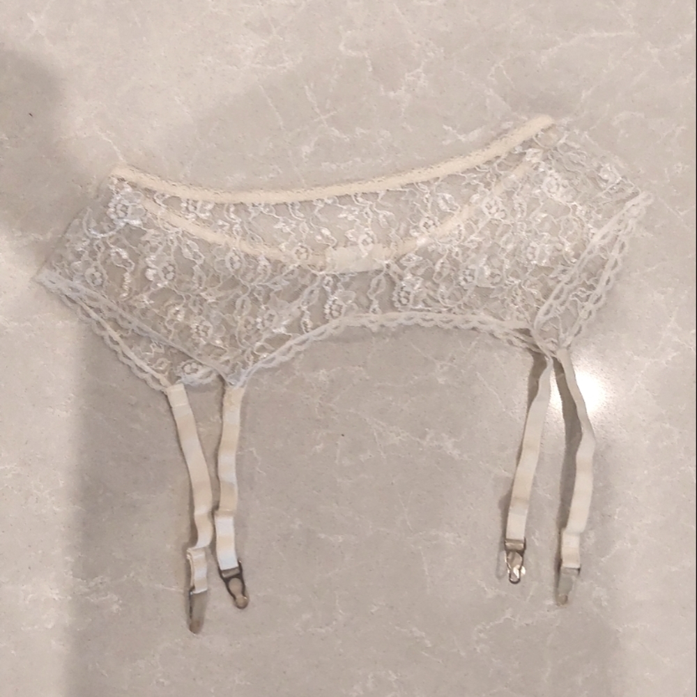 White garter belt. Large